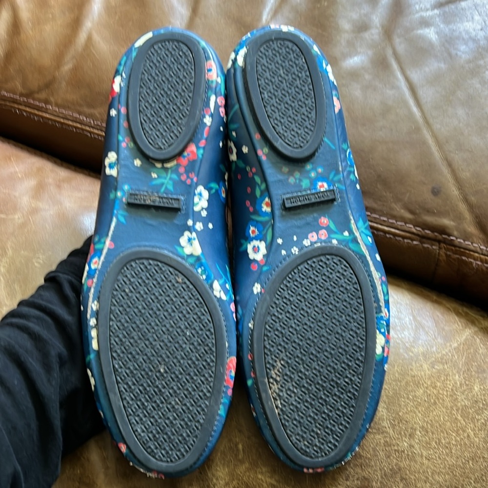 Tory Burch flats, size 9.5, navy blue, floral - Picture 4 of 4
